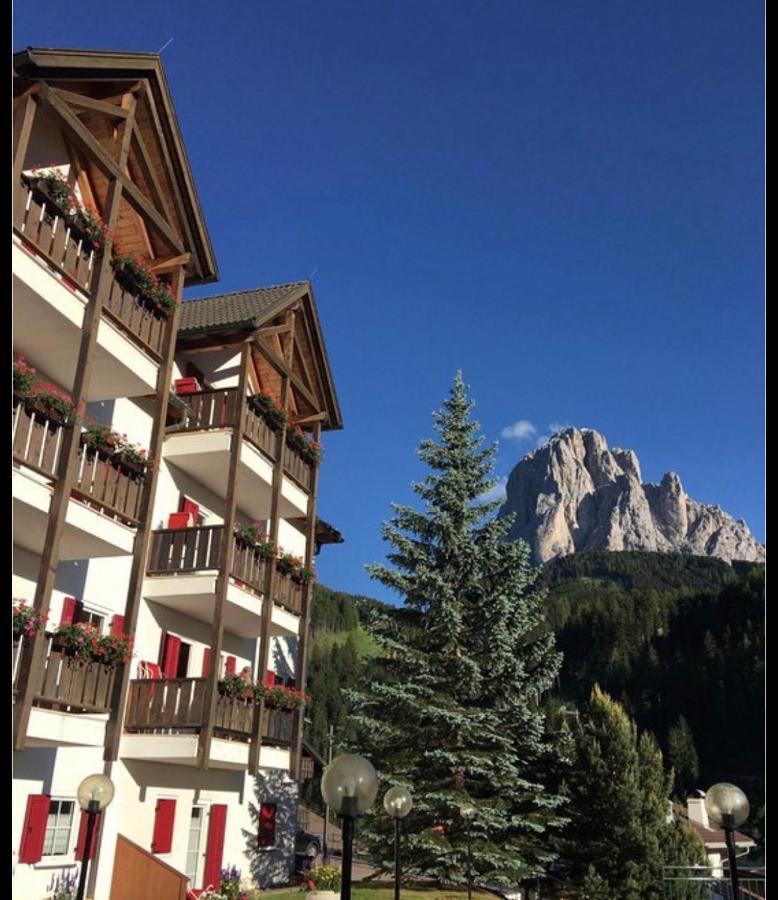 Residence Hotel Casa Metz Santa Cristina Val Gardena Exterior foto